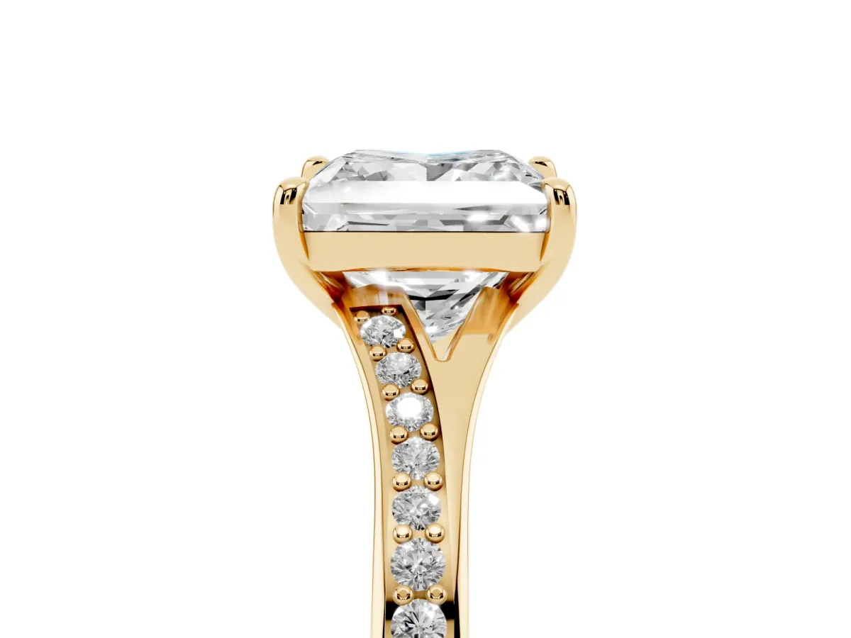 Princess Cut Diamond Solitaire Ring with Pavé Band and Prong Setting Yellow gold