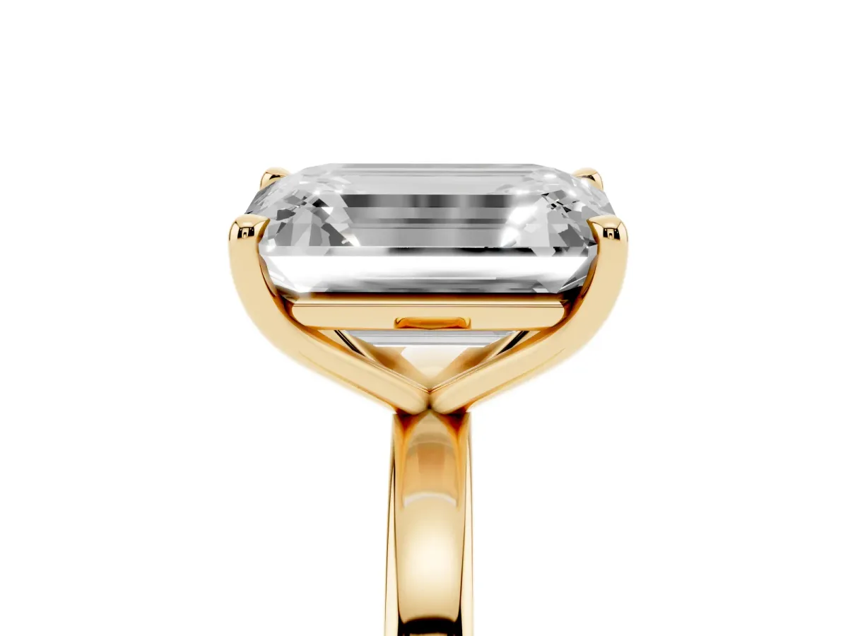 Heart Cut and Emerald Cut Toi Moi Ring with Prong Setting Yellow gold