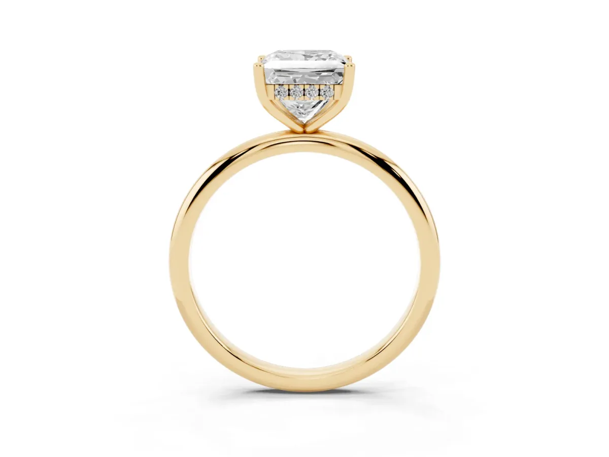 Princess Cut Cut Solitaire Engagement Ring with Four-Prong Setting and Classic Band Yellow gold