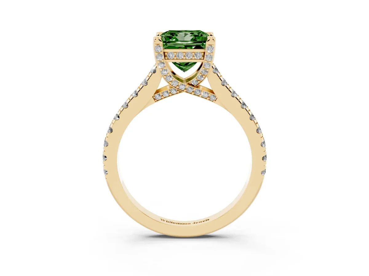 Fancy Green Princess Cut Brilliant Diamond Solitaire with Pavé Band and Four-Prong Setting Yellow gold