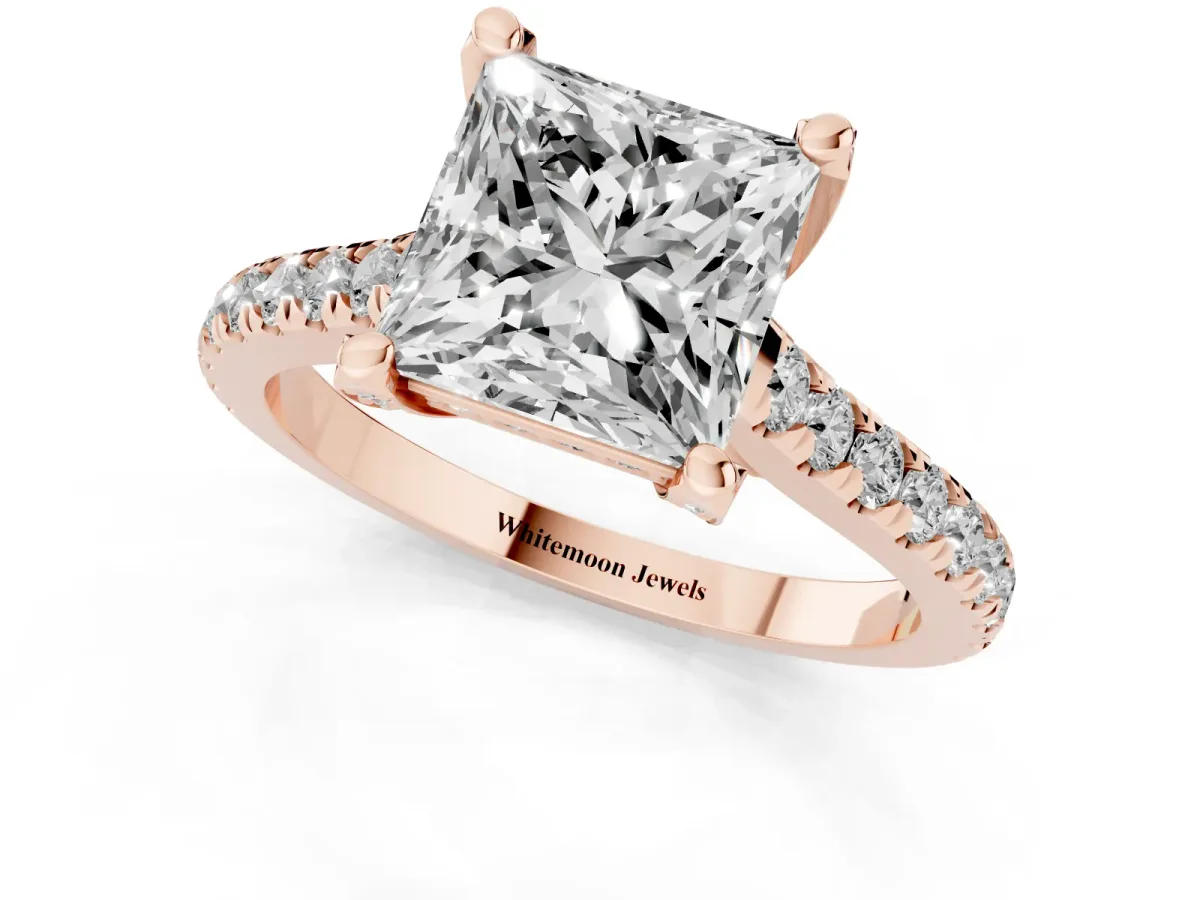 Princess Cut Brilliant Diamond Solitaire with Pavé Band and Four-Prong Setting Rose gold