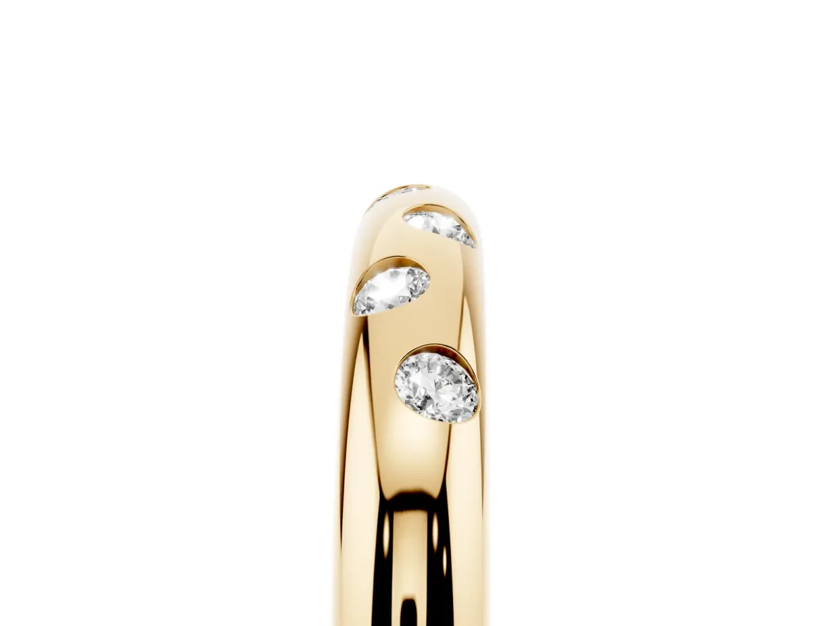 Round Diamond Flush-Set Comfort Fit Band Yellow gold