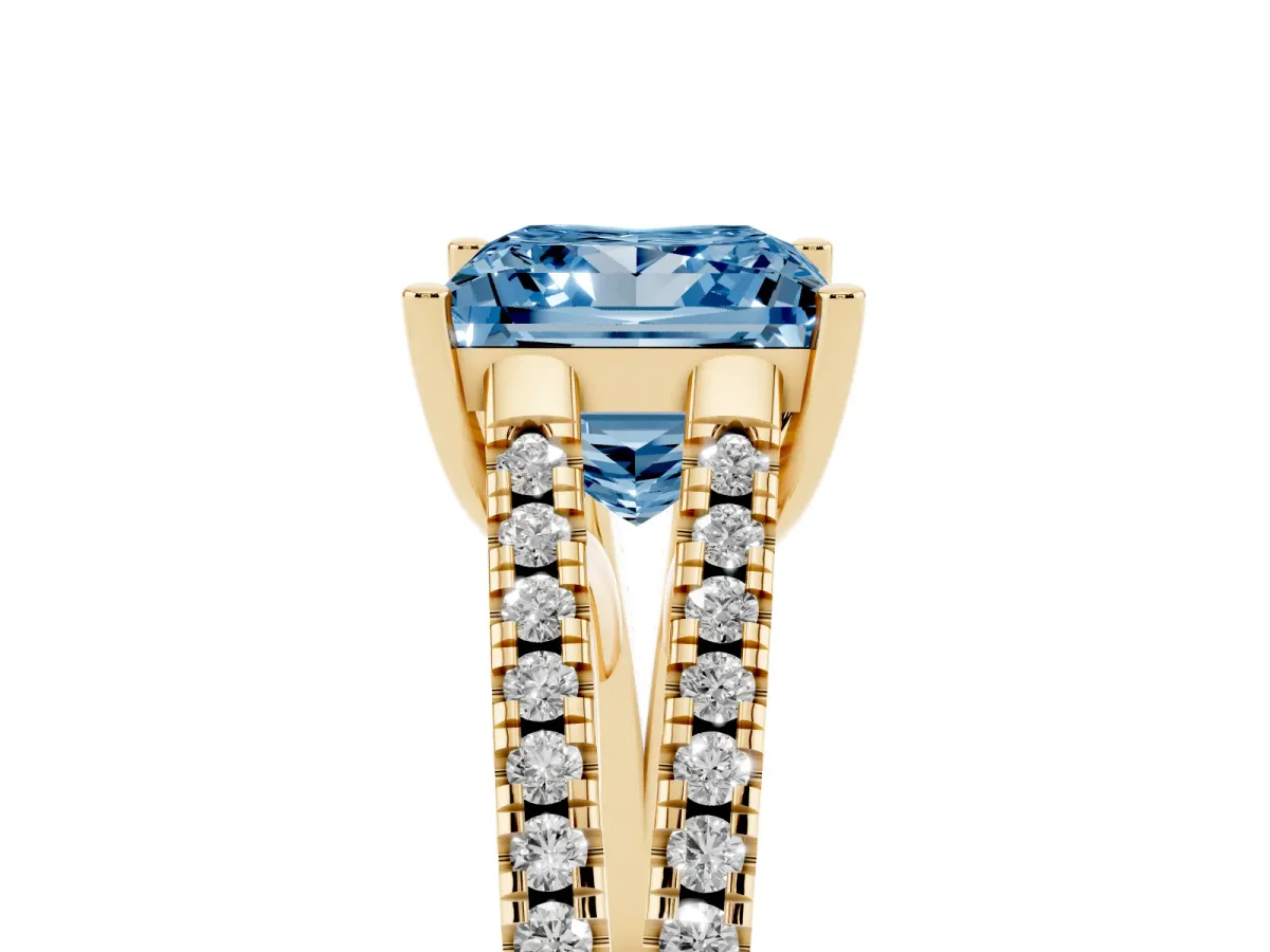 Fancy Blue Princess Cut Diamond Solitaire Engagement Ring with Split Shank Pavé Band Yellow gold