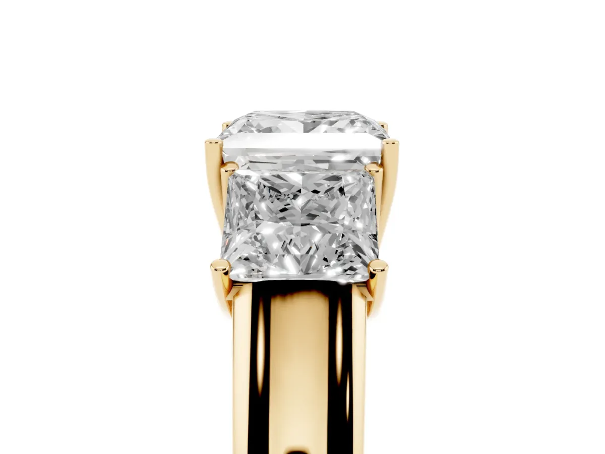 Three-Stone Princess Cut Cut Diamond Ring with Prong Setting and Classic Band Yellow gold