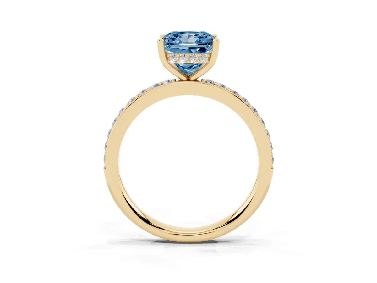 Fancy Blue Princess Cut Cut Diamond Pavé Band Ring with Four-Prong Setting Yellow gold