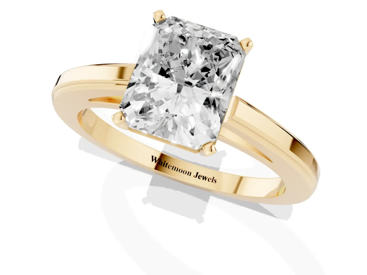 Radiant Cut Solitaire Diamond Ring with Four-Prong Setting and Classic Band Yellow gold
