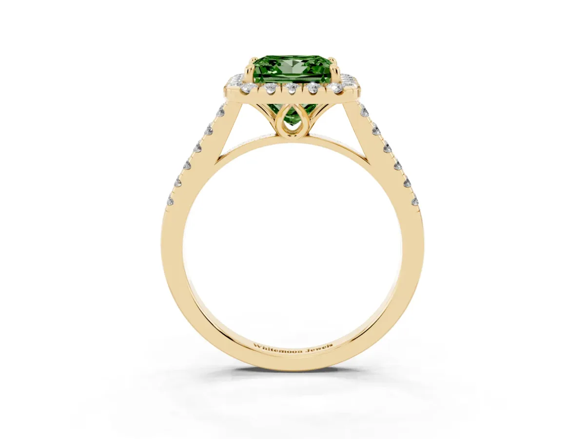 Fancy Green Princess Cut Halo Pavé Diamond Engagement Ring with Four-Prong Setting Yellow gold