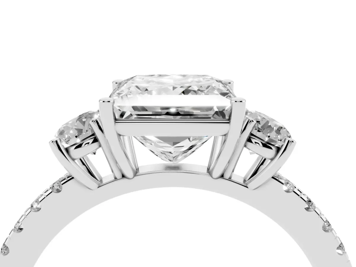 Three-Stone Princess Cut Cut Diamond Pavé Band with Prong Setting White gold