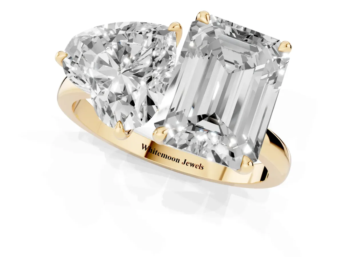 Heart Cut and Emerald Cut Toi Moi Ring with Prong Setting Yellow gold