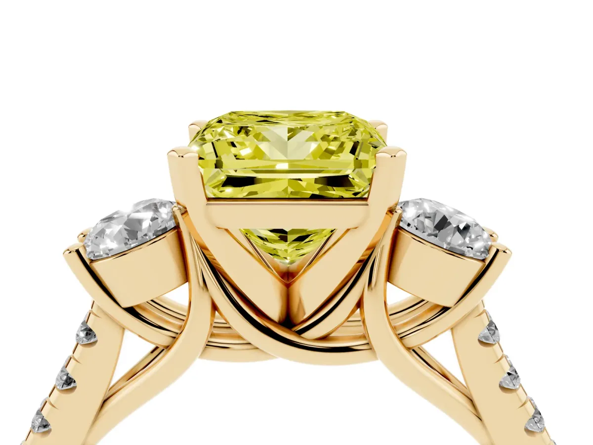Fancy Yellow Three-Stone Princess Cut Diamond Pavé Band with Four-Prong Setting Yellow gold
