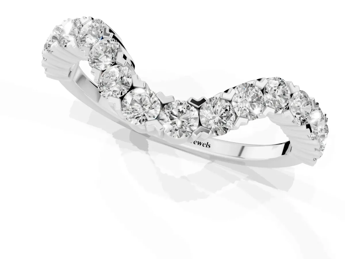 V-Shaped Diamond Round Cut Pavé Band with Prong Setting White gold