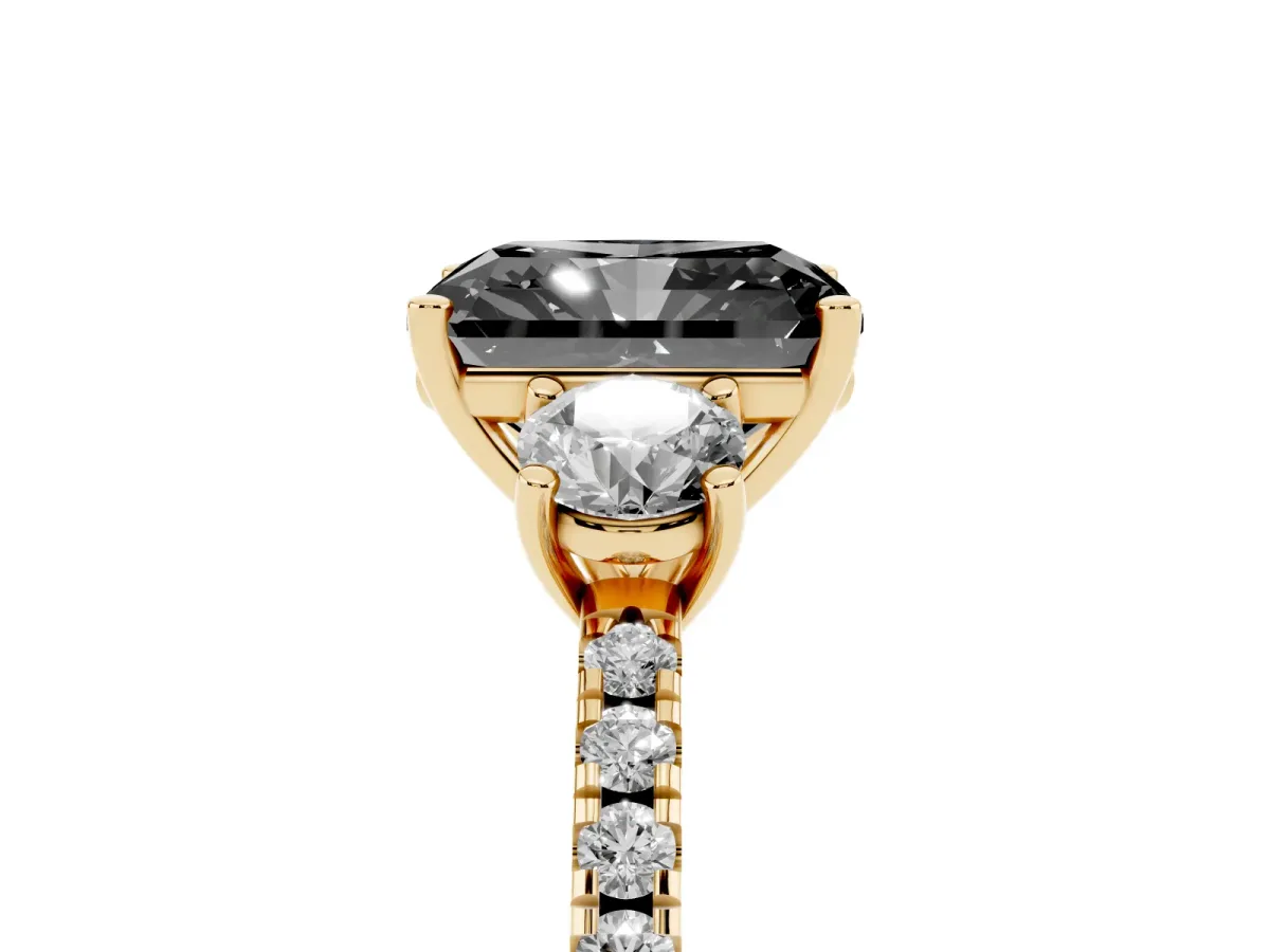 Fancy Black Three-Stone Radiant Cut Cut Diamond Pavé Band with Prong Setting Yellow gold