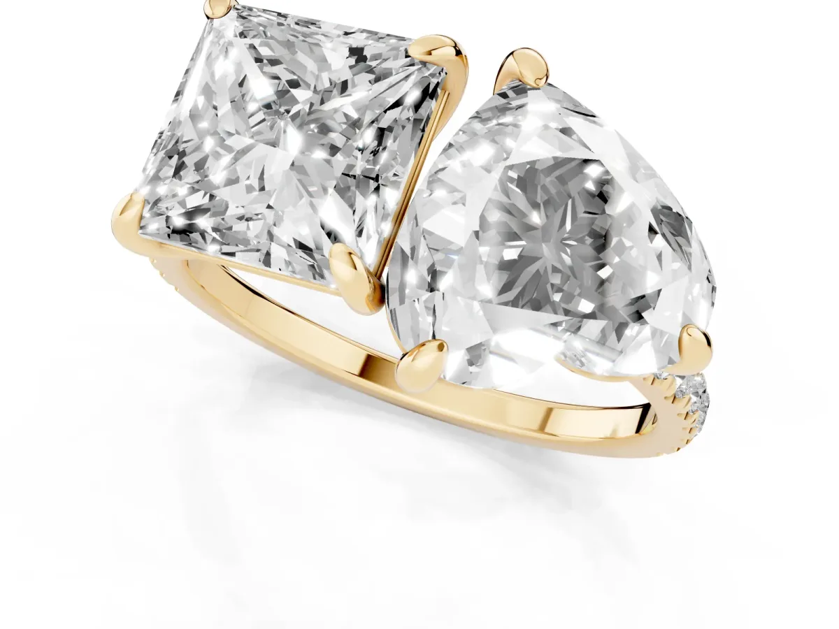 Heart and Princess Toi Moi Ring with Prong Setting and Pave Band Yellow gold