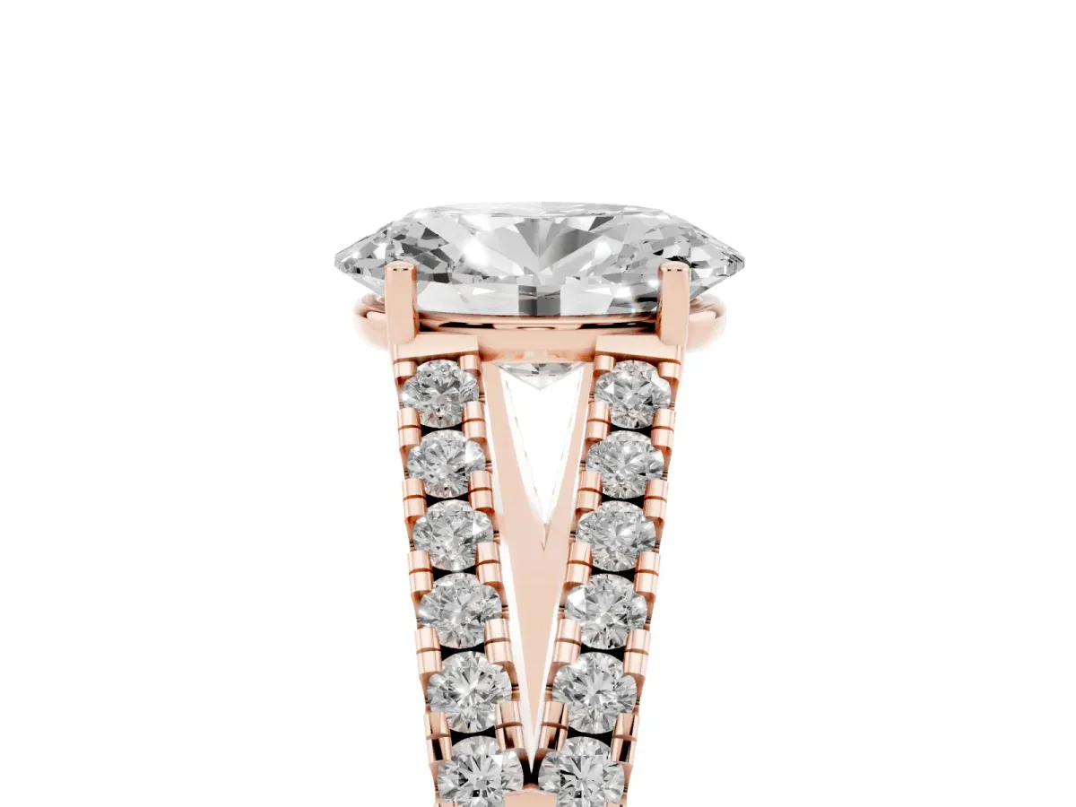 Oval Cut Diamond Split Shank Engagement Ring with Round Pavé and Prong Setting Rose gold