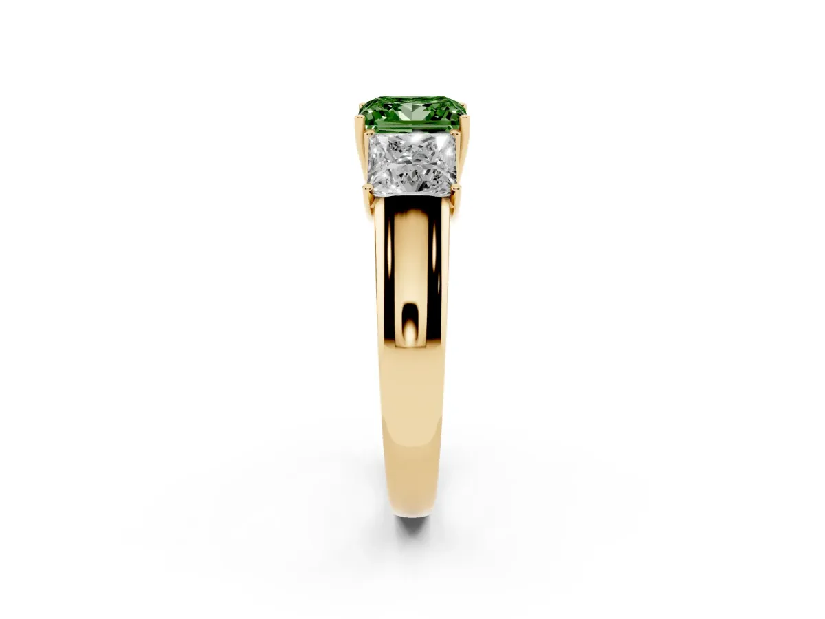 Fancy Green Three-Stone Princess Cut Cut Diamond Ring with Prong Setting and Classic Band Yellow gold