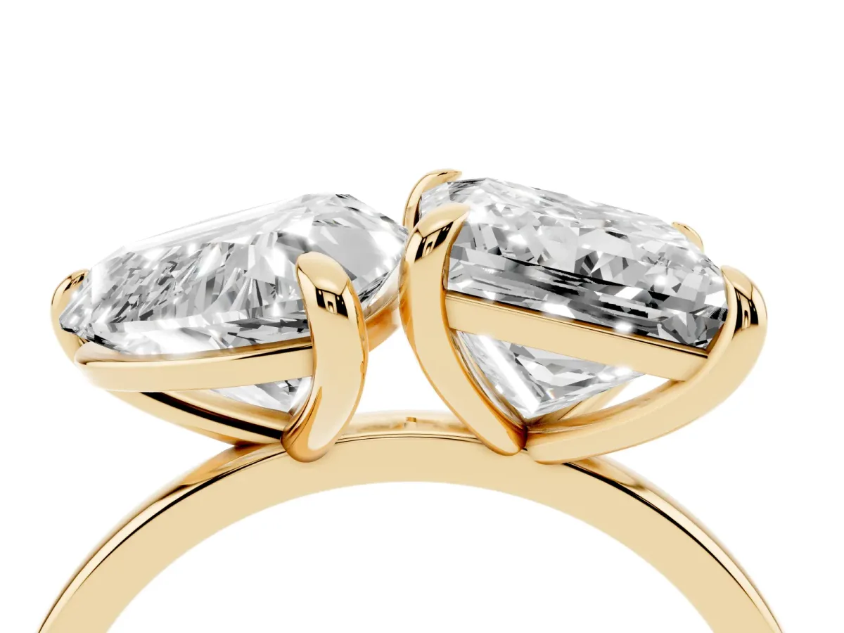 Heart and Princess Toi Moi Ring with Prong Setting and Plain Band Yellow gold