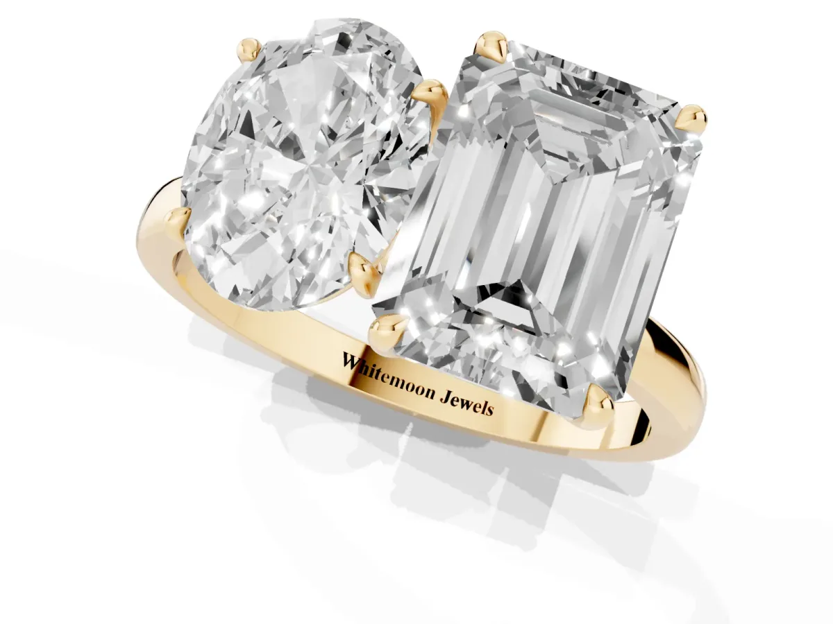 Oval Cut and Emerald Cut Toi Moi Ring with Prong Setting Yellow gold