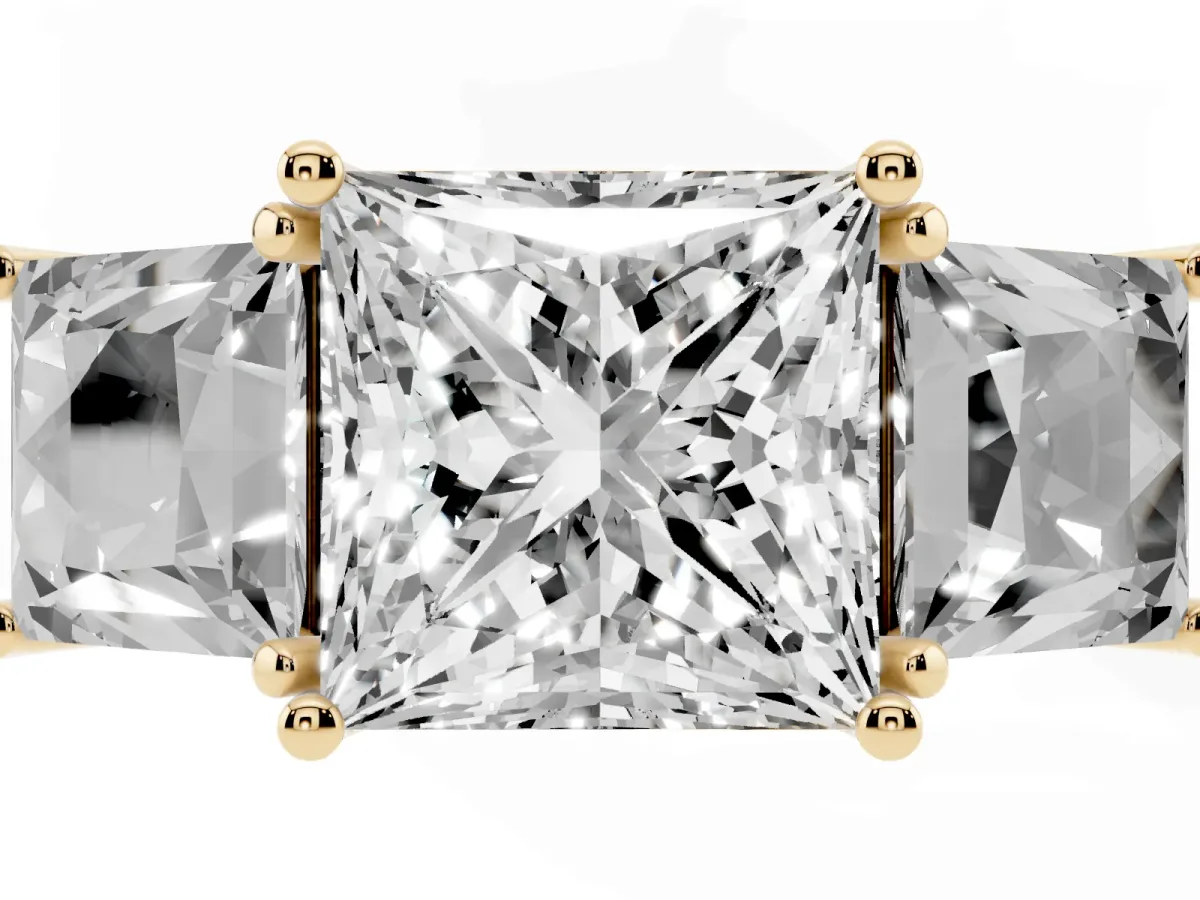 Three-Stone Princess Cut Diamond Pavé Band with Prong Setting Yellow gold