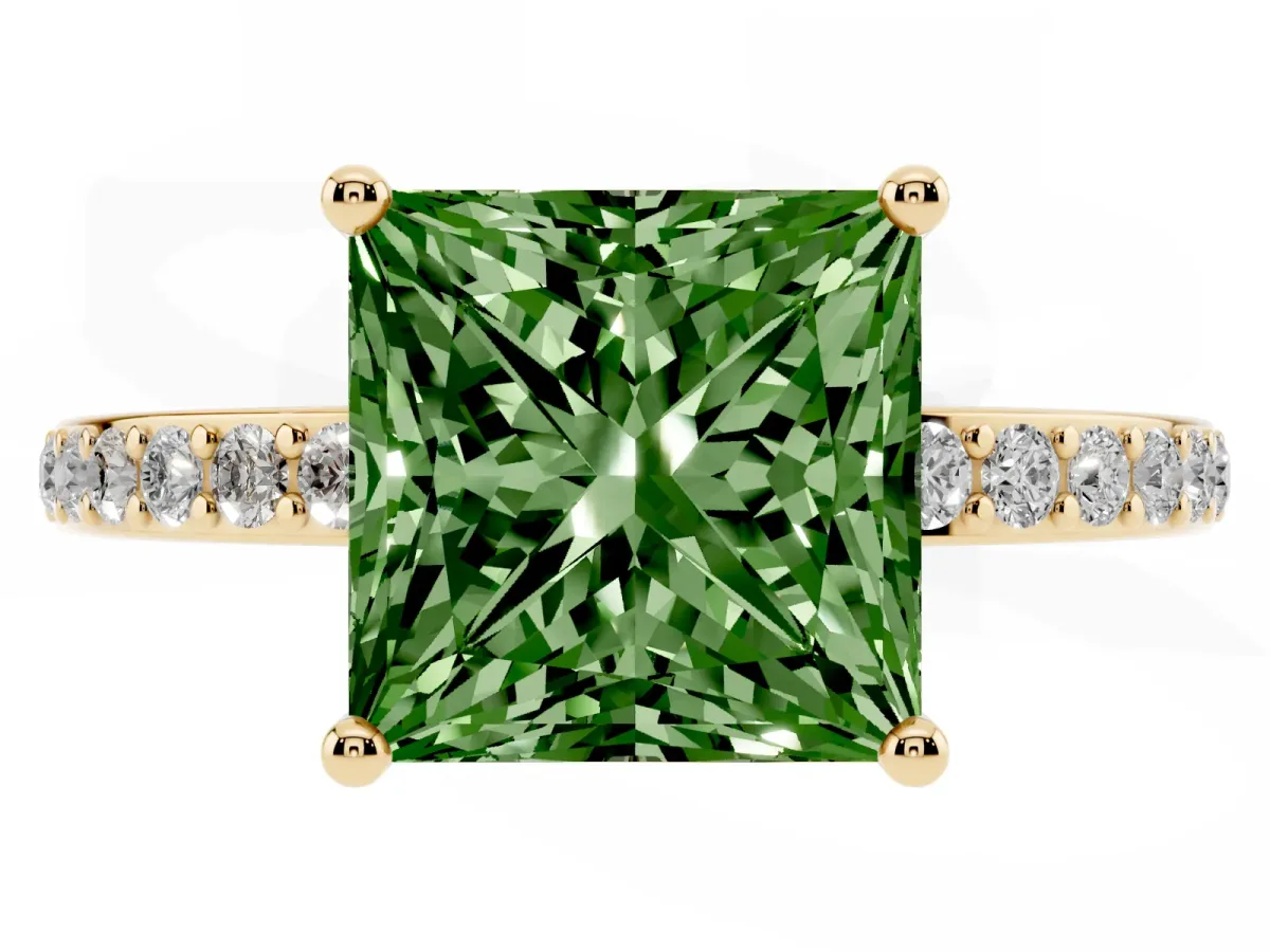 Fancy Green Princess Cut Cut Diamond Pavé Band Ring with Four-Prong Setting Yellow gold