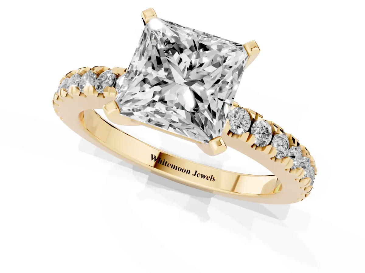 Princess Cut Solitaire Diamond with Pavé Band and Four-Prong Setting Yellow gold