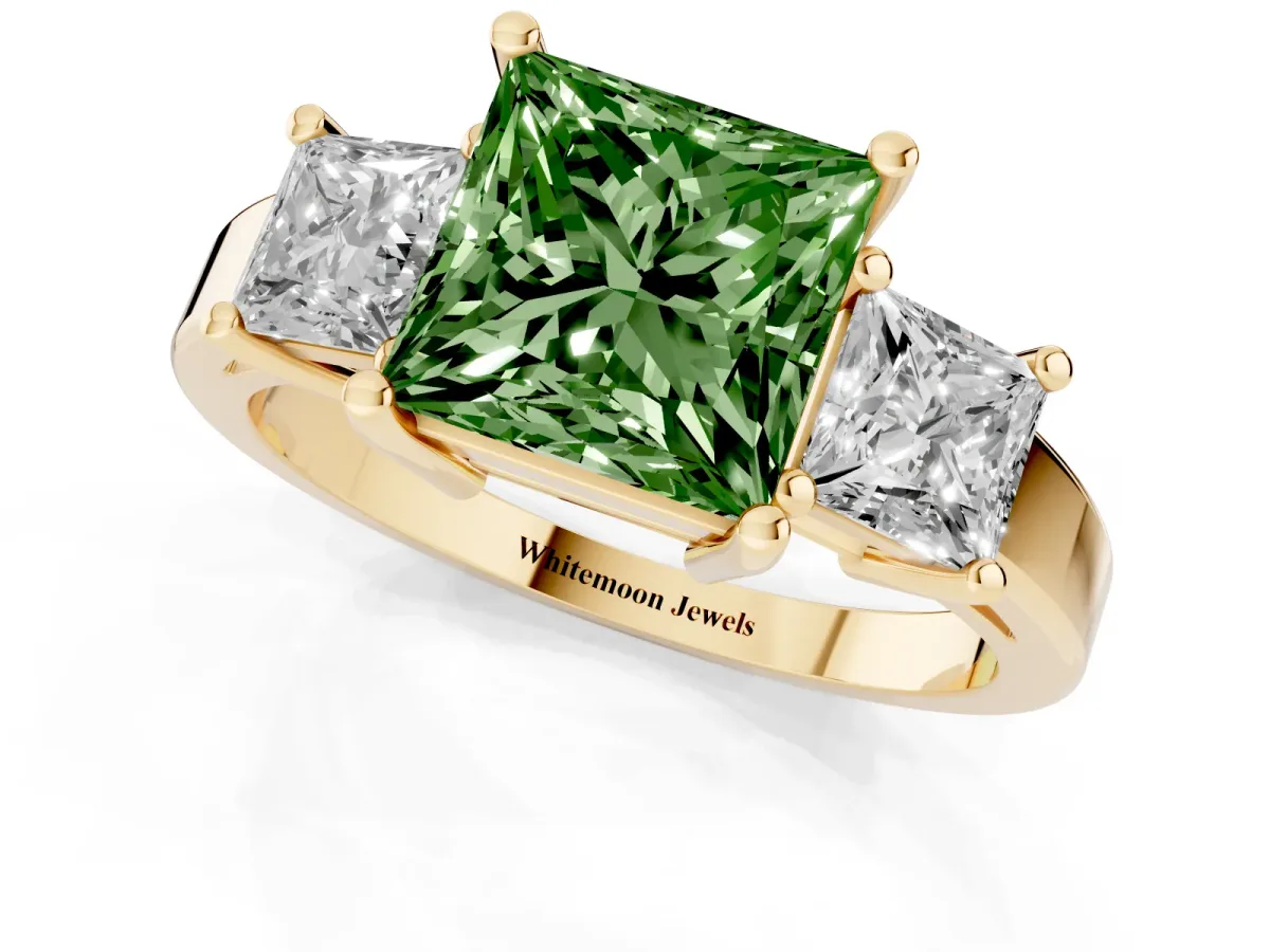 Fancy Green Three-Stone Princess Cut Cut Solitaire Ring with Prong Setting Yellow gold