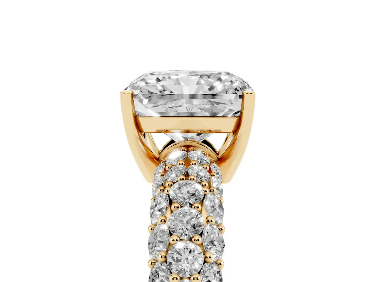 Radiant Cut Diamond Pavé Band Solitaire Ring with Four-Prong Setting Yellow gold