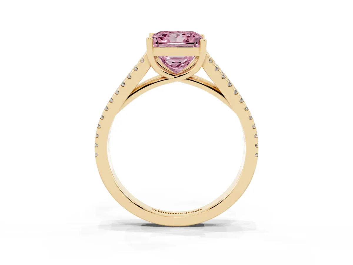 Fancy Pink Princess Cut Diamond Solitaire Engagement Ring with Split Shank Pavé Band Yellow gold