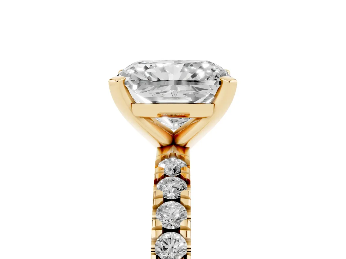 Radiant Cut Diamond Pavé Band Solitaire with Four-Prong Setting Yellow gold
