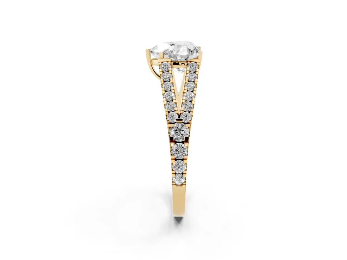 Heart Cut Diamond Split Shank Pavé Engagement Ring with Four-Prong Setting Yellow gold