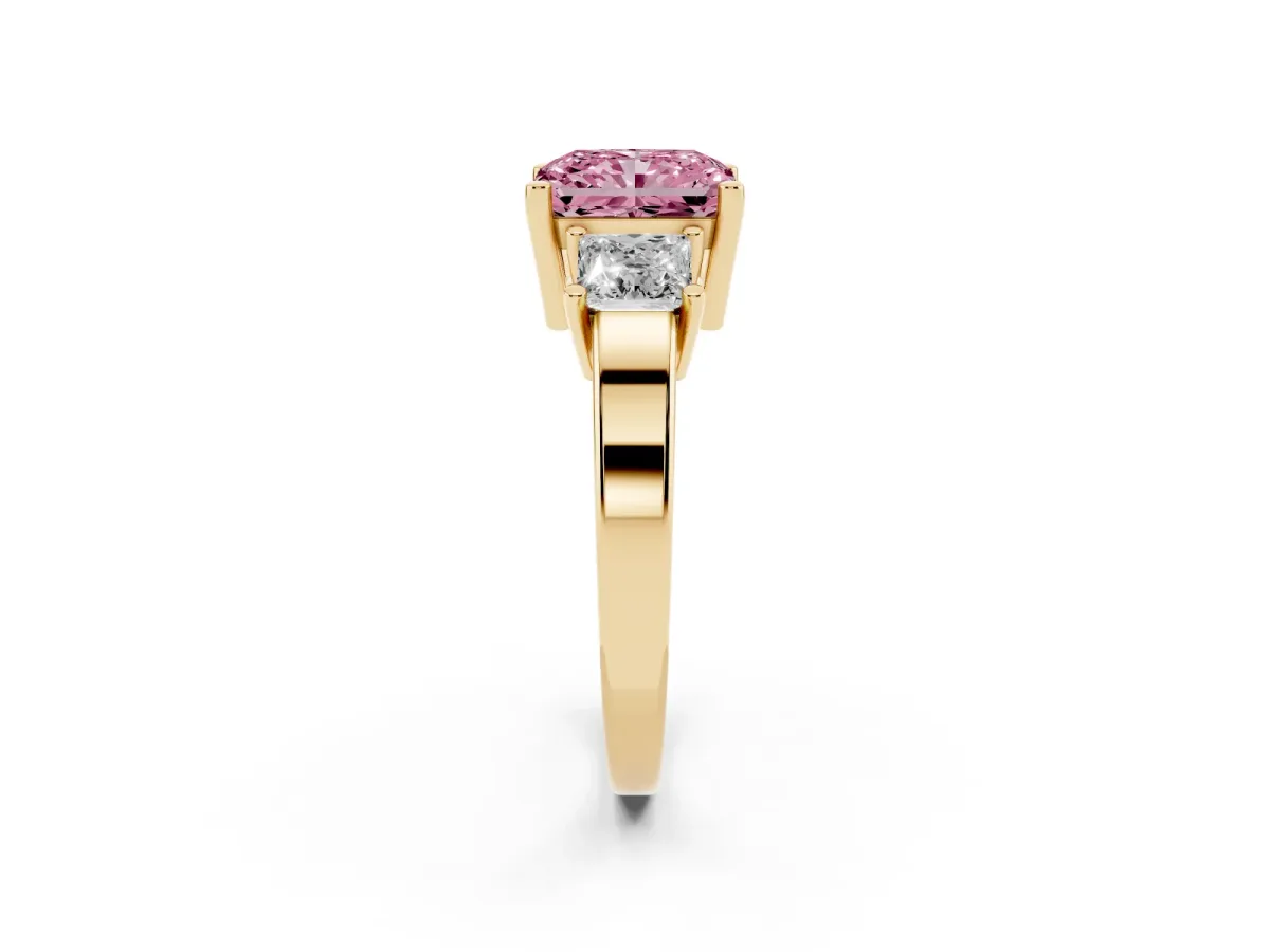 Fancy Pink Three-Stone Radiant Cut Cut Solitaire Ring with Prong Setting Yellow gold