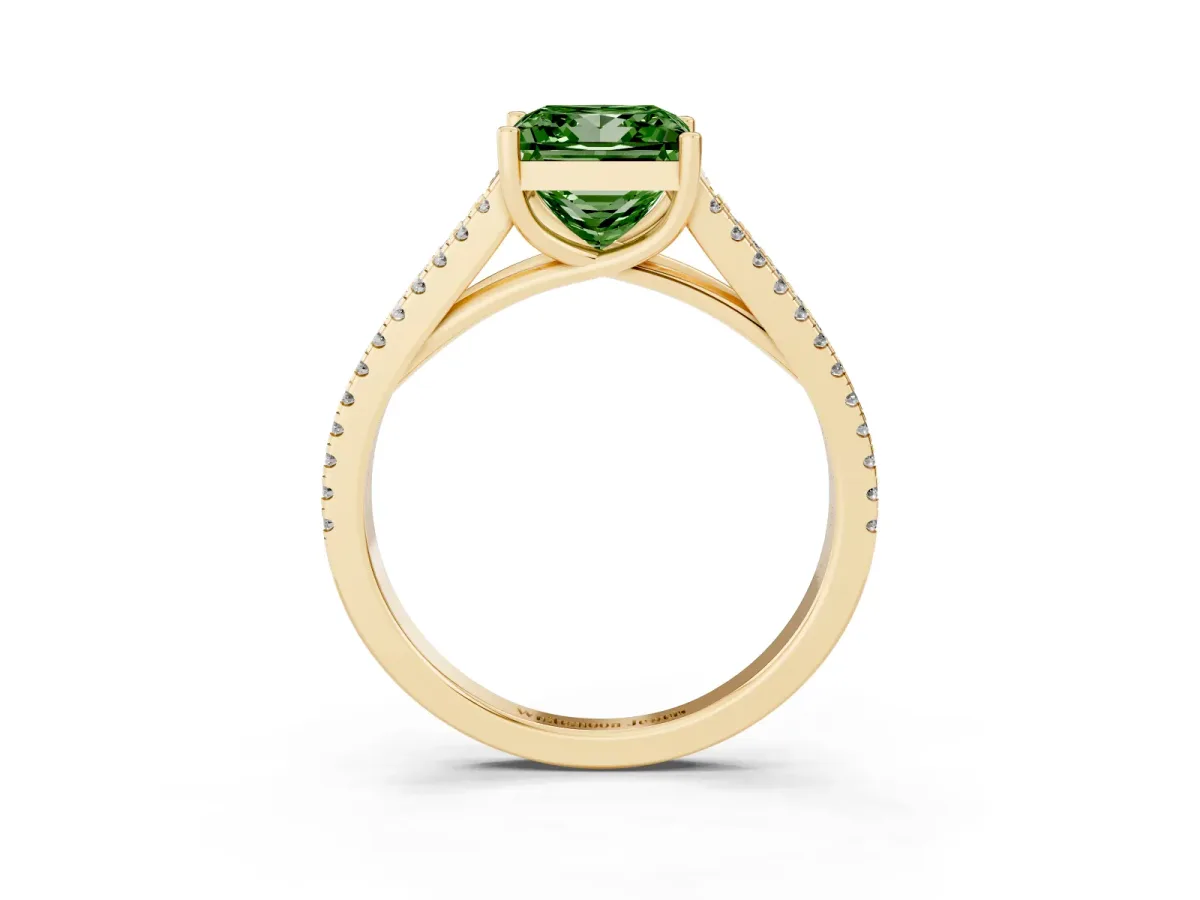 Fancy Green Princess Cut Diamond Solitaire Engagement Ring with Split Shank Pavé Band Yellow gold