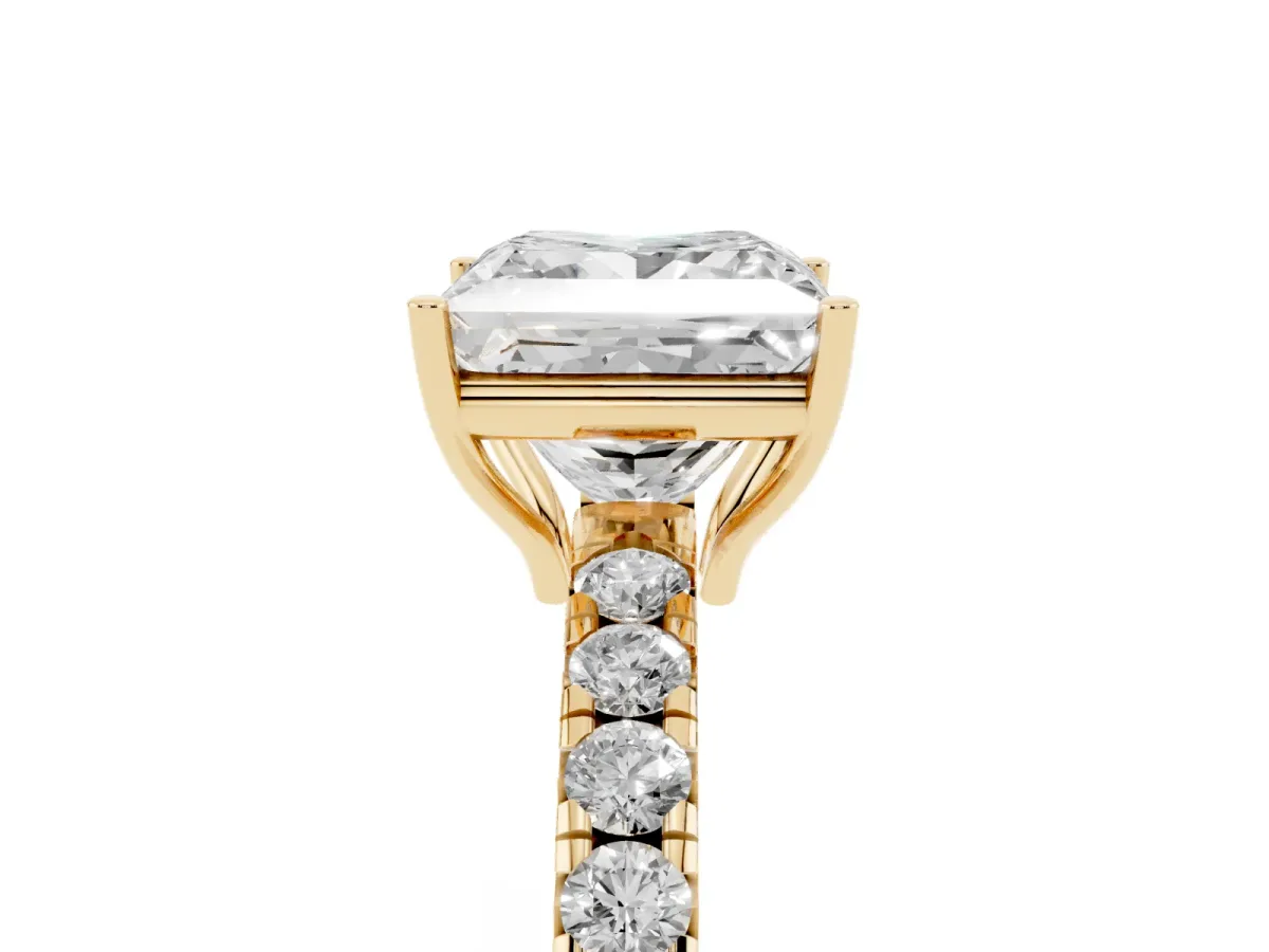 Princess Cut Diamond Pavé Solitaire Engagement Ring with Four-Prong Setting Yellow gold