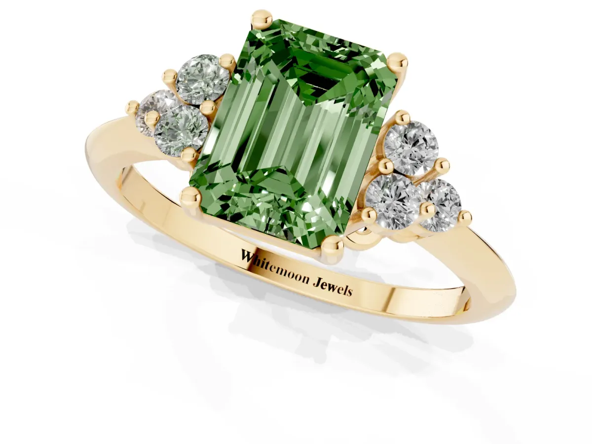 Fancy Green Emerald Cut Cut Diamond Cluster Ring with Solitaire Band and Four-Prong Setting Yellow gold