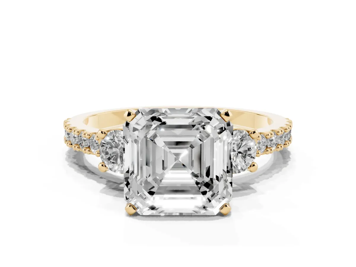 Asscher Cut Three-Stone Diamond Pavé Band with Prong Setting Yellow gold