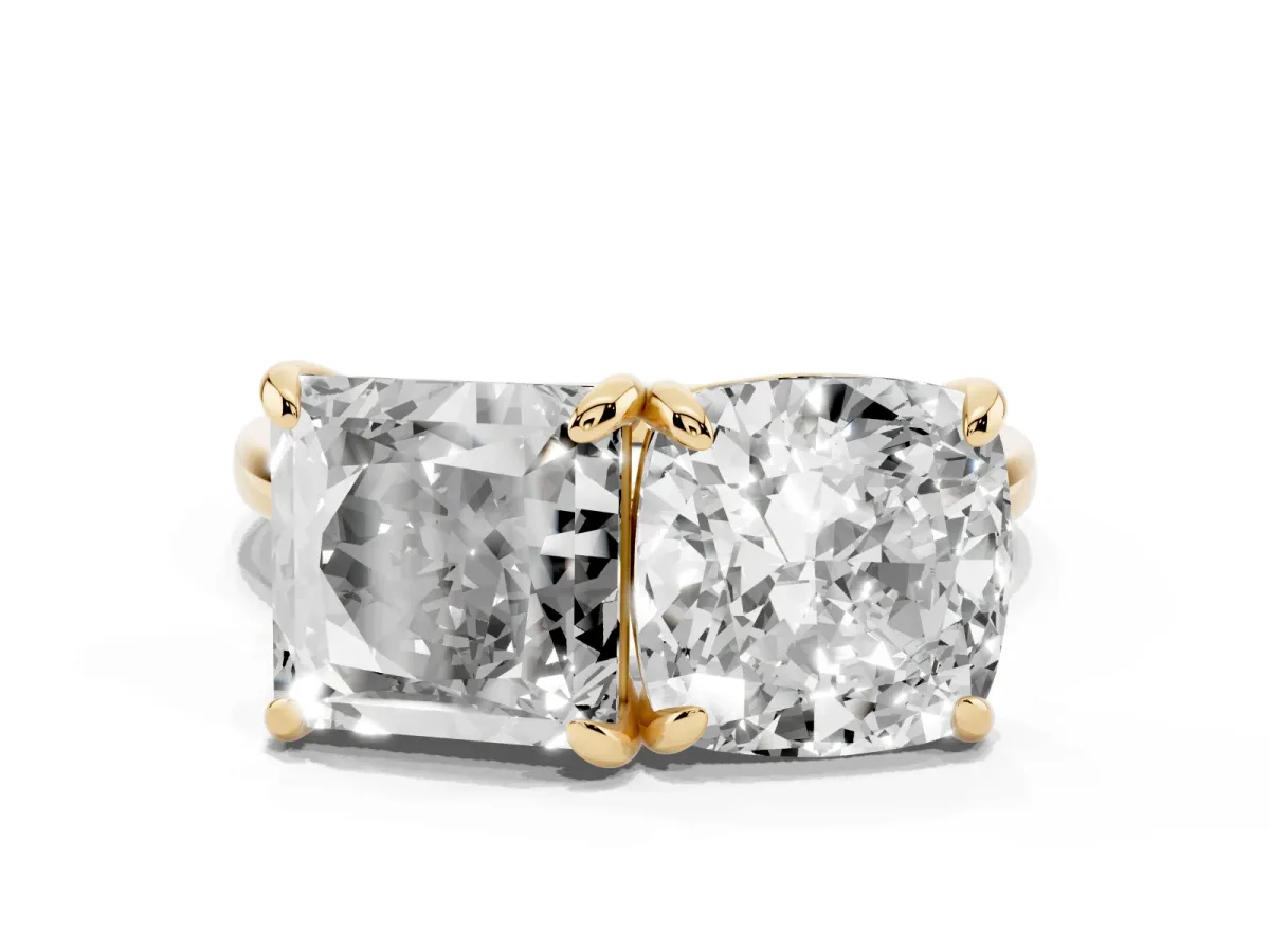 Cushion and Princess Toi Moi Ring with Prong Setting and Plain Band Yellow gold