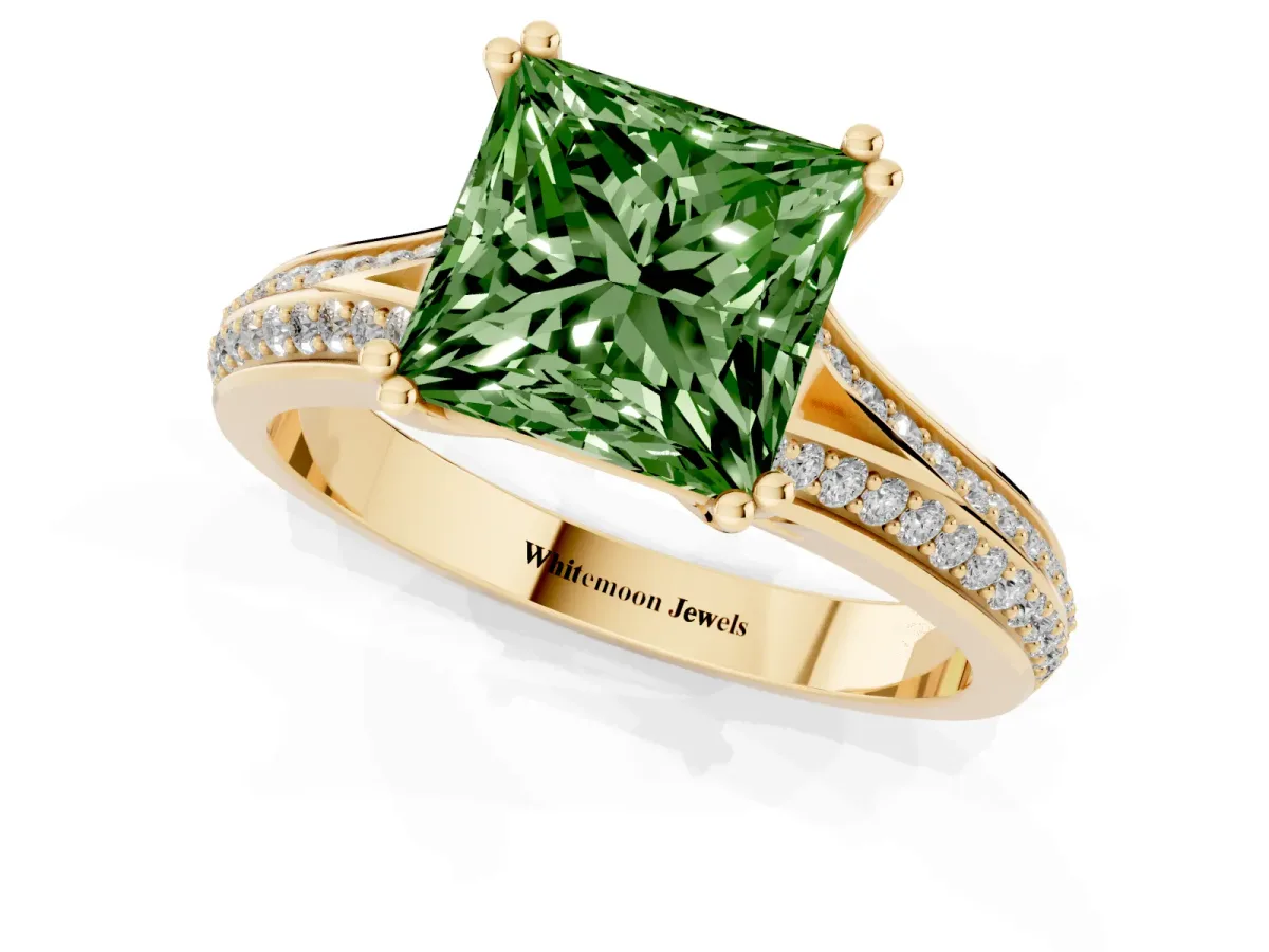 Fancy Green Princess Cut Diamond Split Shank Engagement Ring with Pavé Band Yellow gold