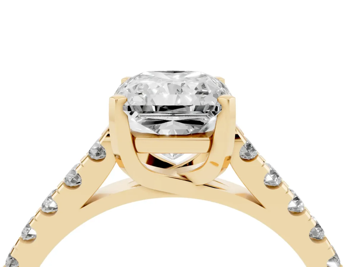 Radiant Cut Diamond Pavé Band Solitaire Ring with Prong Setting Yellow gold
