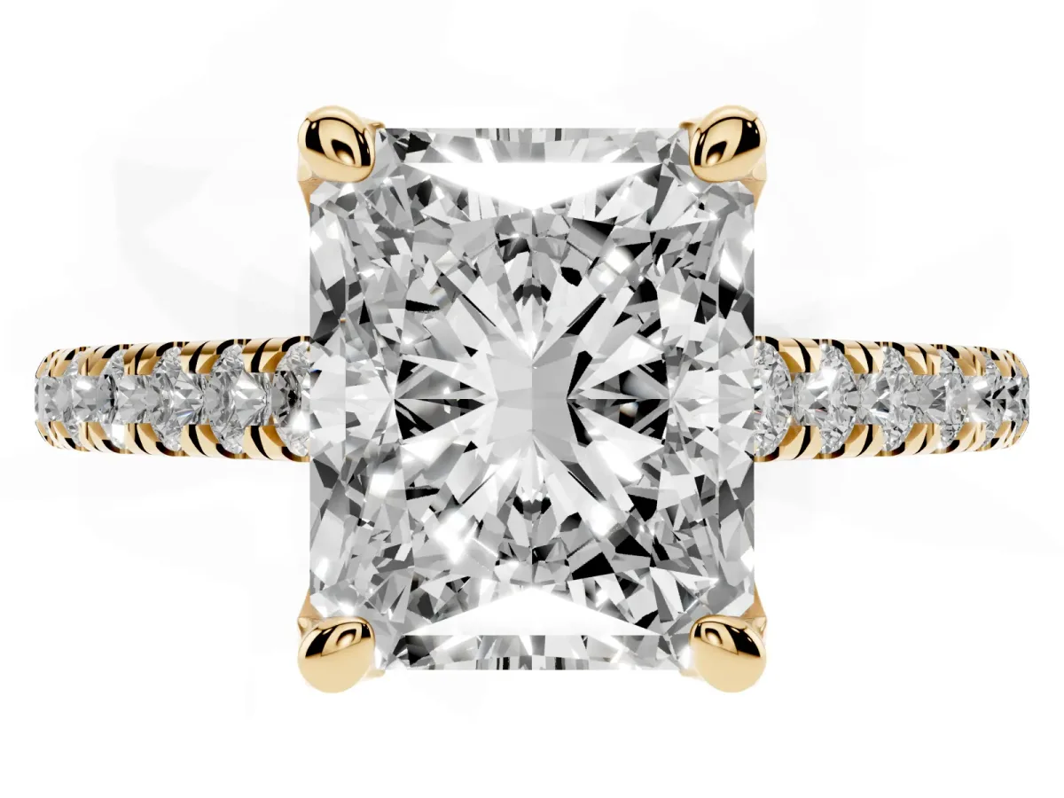 Radiant Cut Brilliant Diamond Solitaire with Pavé Band and Four-Prong Setting Yellow gold