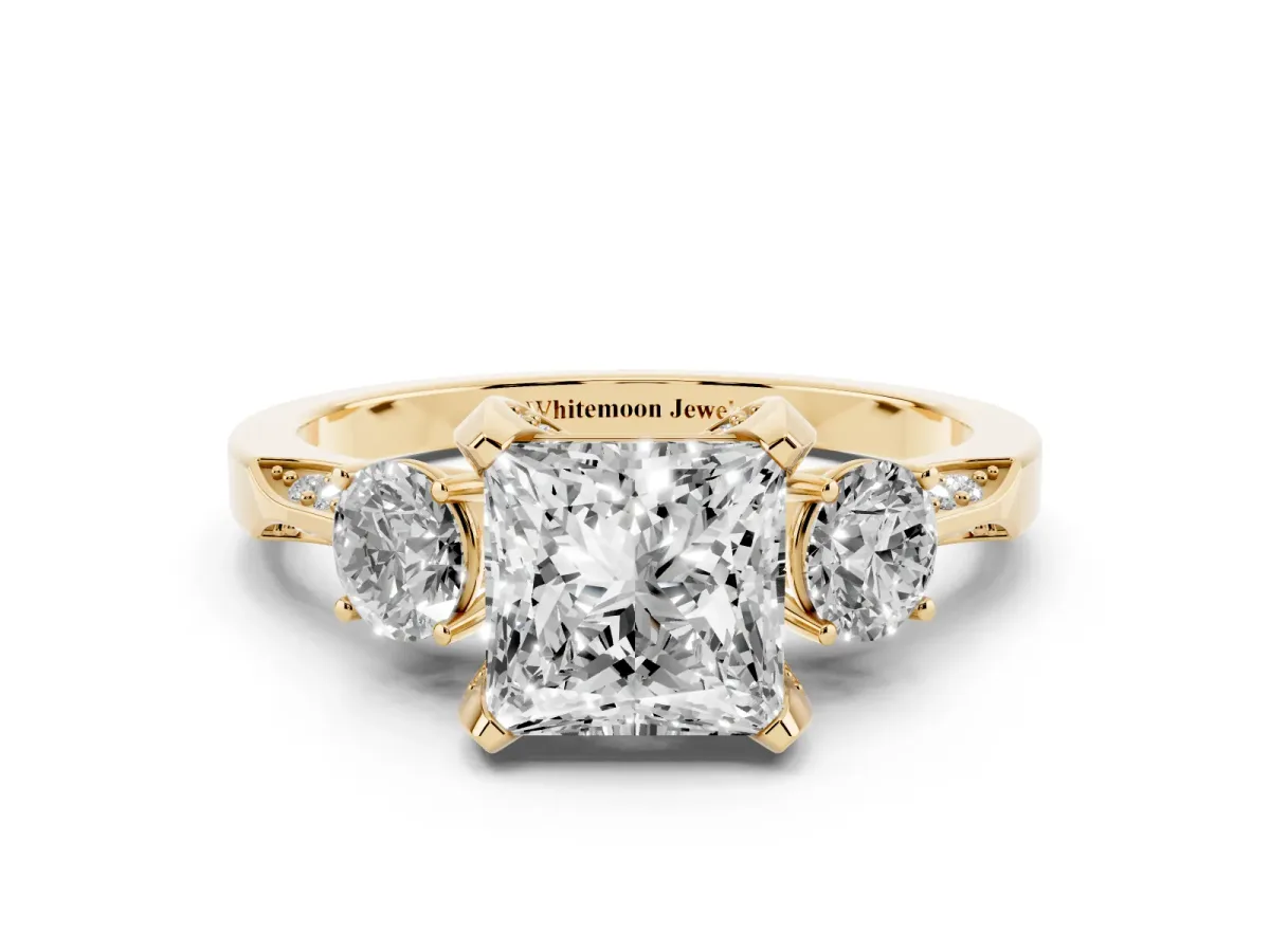 Princess Cut Brilliant Three-Stone Diamond Ring with Pavé Band and Four-Prong Setting Yellow gold