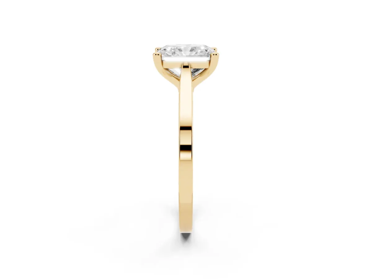 Radiant Cut Solitaire Diamond Ring with Four-Prong Setting and Tapered Band Yellow gold