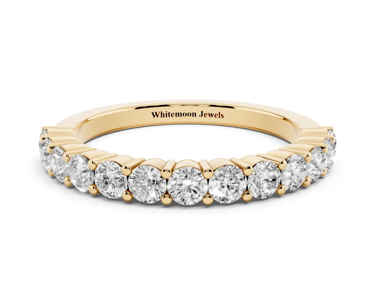 Alternating Round Diamond Promise Ring with Round Diamond Accents Yellow gold