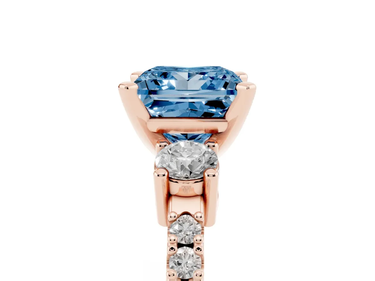 Fancy Blue Princess Cut Three-Stone Diamond Pavé Band with Prong Setting Rose gold