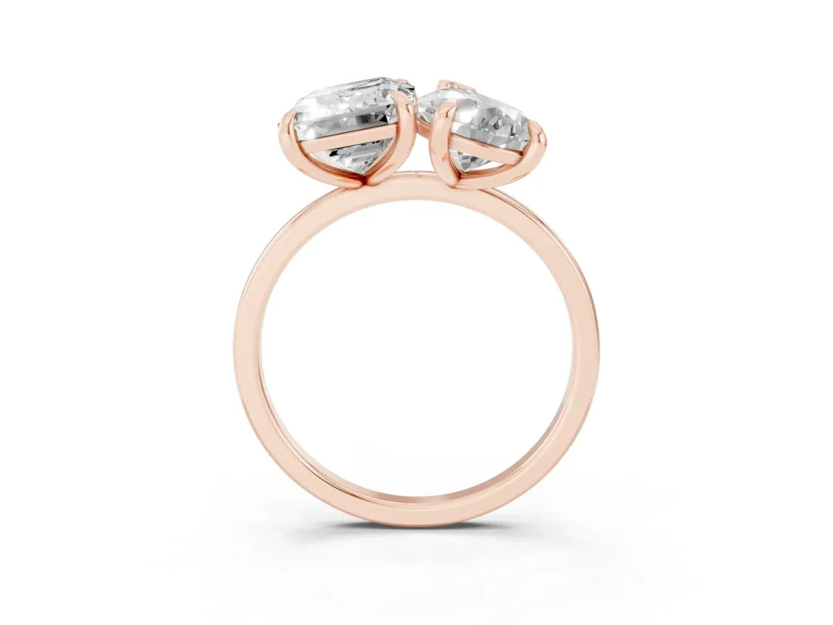 Pear and Emerald Toi Moi Ring with Prong Setting and Plain Band Rose gold