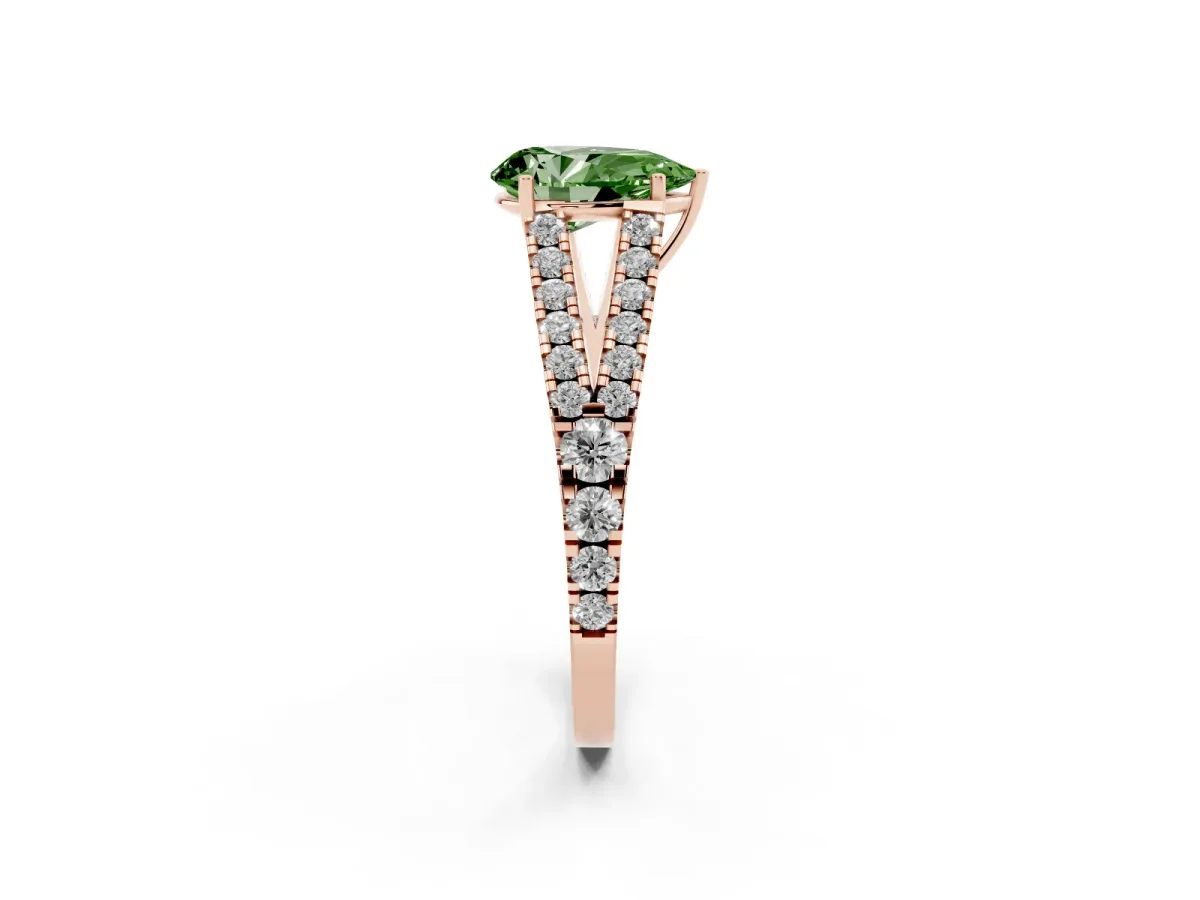Fancy Green Pear Cut Diamond Split Shank Pavé Engagement Ring with Four-Prong Setting Rose gold