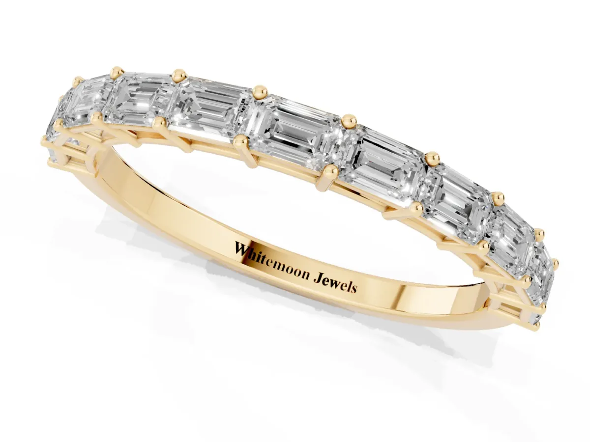 Emerald Cut Diamond Single Row Wedding Band Yellow gold