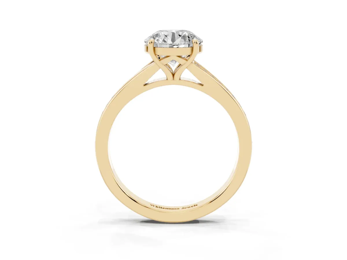 Round Cut Diamond Solitaire Ring with Pavé Band and Prong Setting Yellow gold
