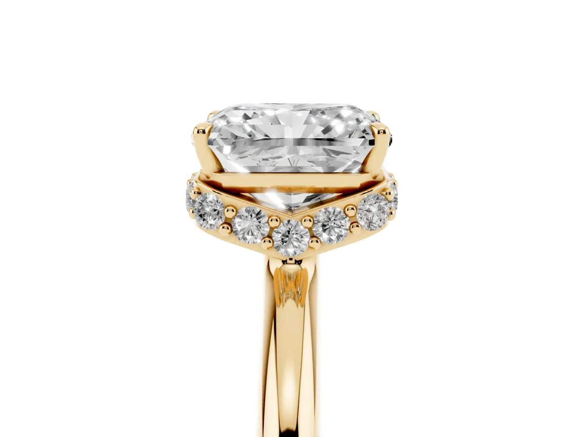 Radiant Cut Brilliant Solitaire Engagement Ring with Six-Prong Setting and Classic Band Yellow gold