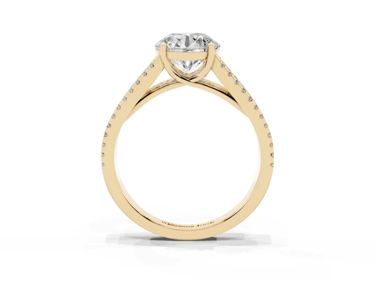 Round Cut Diamond Solitaire Engagement Ring with Split Shank Pavé Band Yellow gold