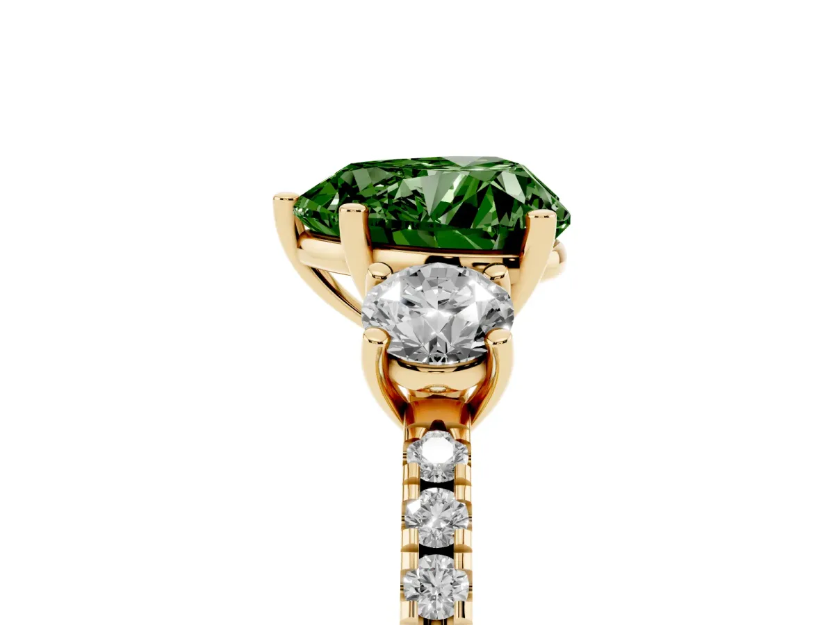 Fancy Green Three-Stone Heart Cut Cut Diamond Pavé Band with Prong Setting Yellow gold