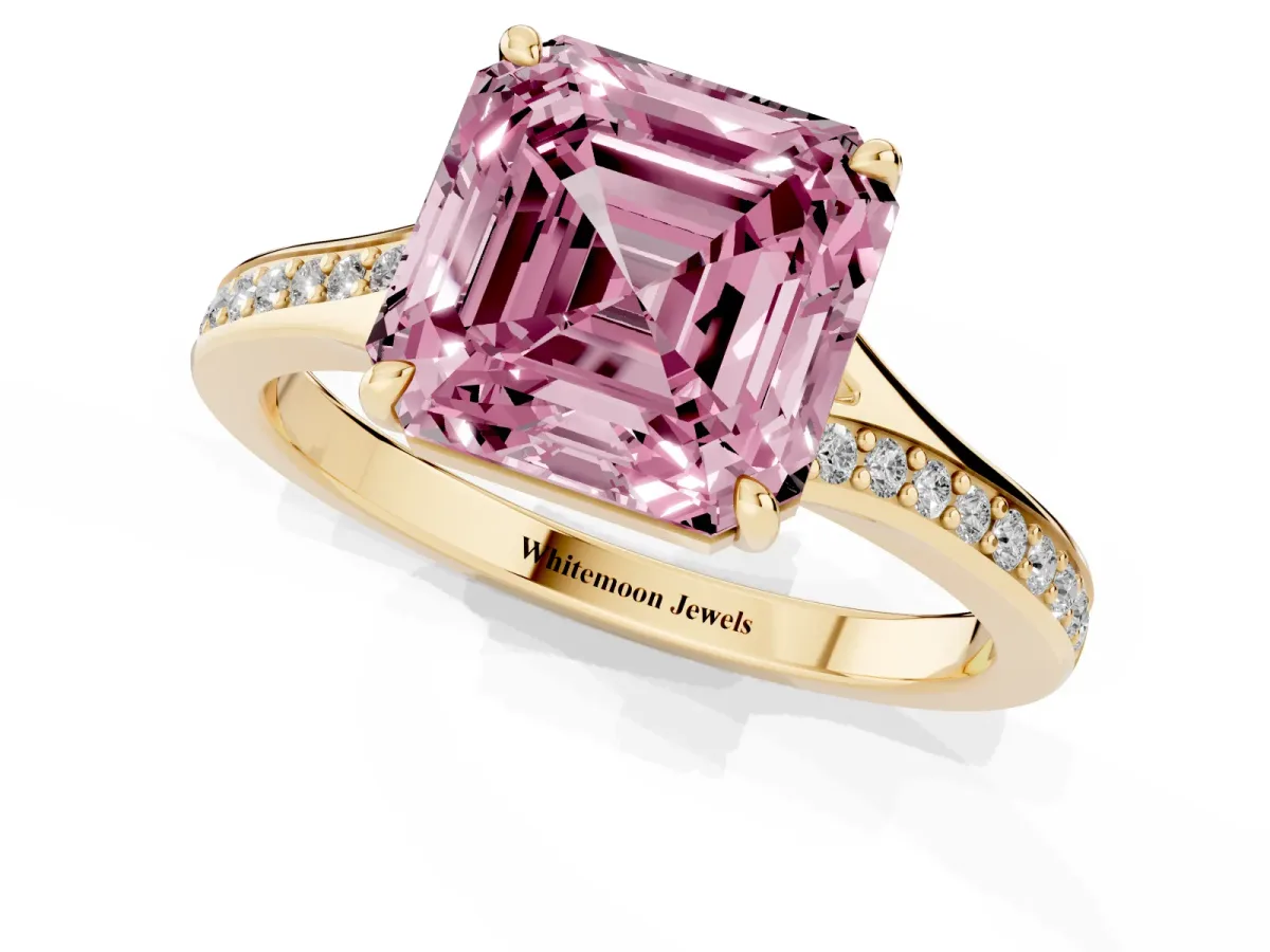 Fancy Pink Asscher Cut Diamond Solitaire Ring with Pavé Band and Prong Setting Yellow gold